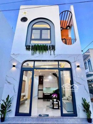 kẹt tiền bán gấp nhà 125m2 phan đăng lưu thủ dầu một ngay sát bên trạm y tế