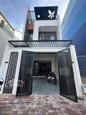 bán nhà mới 1 trệt 1 lầu đường võ văn kiệt-tdm-bd