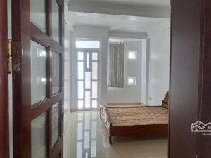 cho thuê nhà mới tinh 5 tầng, 4 phòng ngủ có đồ ngay hồ sen - hải phòng