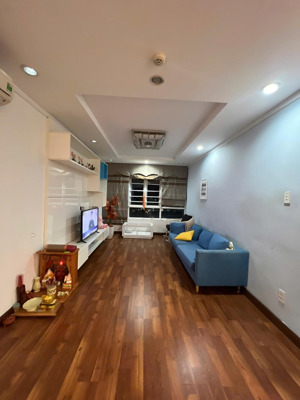 chính chủ cần tiền bán gấp căn hộ 2pn 94m2, 2,650tỷ view hồ bơi nội thất đầy đủ lh: 0937191669