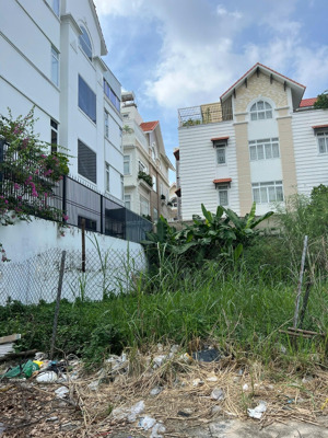 bán gấp lô đất khu vên sông tân phong q7 ngay rimt, tôn đức thắng. 7x18m. sổ đầy đủ. giá: 23 tỷ(tl)