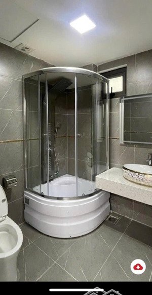cho thuê căn nhà ngõ 12 đào tấn, ba đình, 55m2*7 tầng thang máy, 48tr/th, nhà hàng, vp, ở