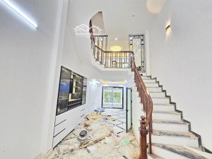 mới koong - 2 thoáng - gần ô tô - gần phố - nhà cổ điển a dt 51 m2 x 5 tầng giá 7,45 tỷ .