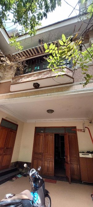 bán gấp villa, trung tâm q10, giáp q3 dt đất 270m2, 2 lầu gía bán 190tr/m2