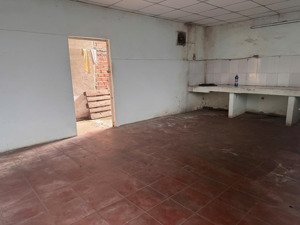 cho thuê mặt bằng mặt tiền đường nguyễn tất thành