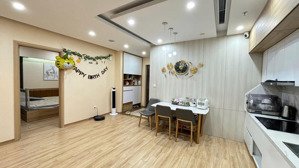 siêu hot: cần tiền bán nhanh căn 92m2 samsora 3pn 2vs. full nt,tầng trung,hướng mát giá chỉ 5,x tỉ
