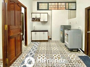 em cần cho thuê 2pn 1wc full nt - 10 - 15'' qua ngay q5, q1 - mới sơn sửa, sạch sẽ - đang trống sẵn