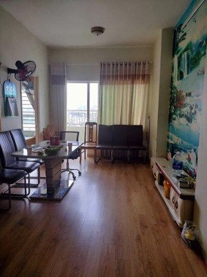 cho thuê căn hộ 155 nguyễn chí thanh, 12 triệu vnd, 62m2, 2pn, 1wc. lh 0909626133