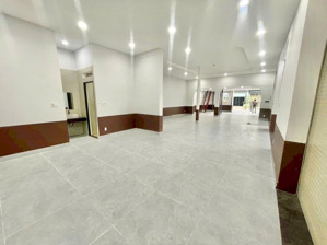 góc 2 mặt tiền kinh doanh cư xá ngân hàng q7
