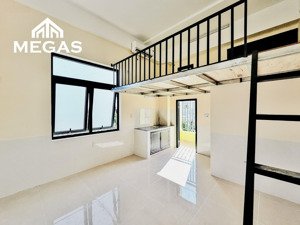 phòng trọ có gác mới 100%-ban công, cửa sổ lớn đón gió trời siêu thoáng mát ngay ktx khu b làng đh