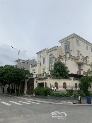 bán căn góc biệt thự the seasons ngay lotte lái thiêu. giá 18 tỷ 1t 3l st. 13x20. sổ sẵn