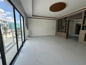bán shophouse t&t millennia long hậu đã hoàn thiện nội thất có thang máy giá 7tỷ8