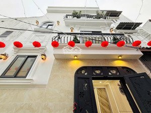 gấp bán,giá 3tỷ788 bớt lộc,nhà hẻm xe hơi 58m2, kế bên khu phan xích long, thích quảng đức, shr