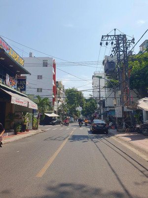 4 tầng sổ 123m2 mặt tiền 9m phố âu cơ tttp biển nha trang chỉ 14.5 tỷ