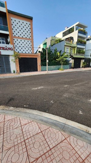 chính chủ bán gấp đất thổ cư , 712tr ,shr trong kdc hoàng long , đường an thạnh , bến lức , long an