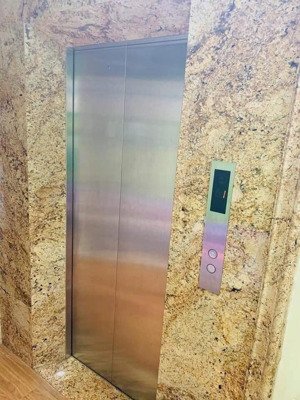 hiếm nhất gia đình tôi cho thuê gấp nhà lô góc, mới, mai hắc đế; kd, vp, nhà hàng 113m2*5t - 45 tr