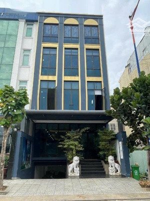tòa nhà cho thuê mt phạm văn hai, p1. dt: 8x20m. 1 hầm trệt 5 lầu, sàn suốt. pccc đủ. giá 90tr