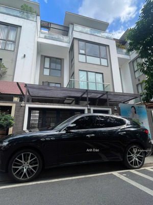 nhà mới trên đường sầm uất mt 118 đường ba tháng hai, quận 10 kdc hà đô centrosa