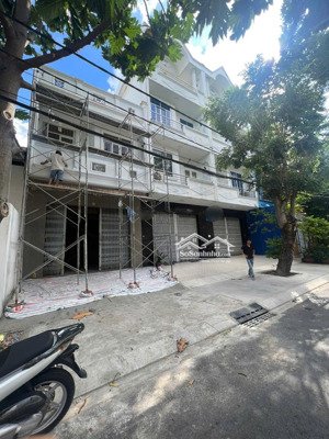 cho thuê nhà kinh doanh và ở, cạnh trương đình hội, quận 8, nhà 3 tầng, 5x20m, chỉ 12 triệu