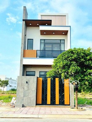 bán nhà mặt phố tại the sol city, 150m2 bao đẹp giá tốt, sổ sẵn đã hoàn công, tl chính chủ
