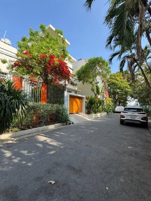 bán khuôn đất view sông 220m2 giá 36 tỷ hành lang bảo vệ hướng đông nam đường 5 thảo điền quận 2