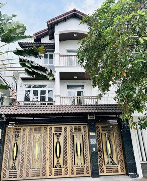 nhà đường hồ biểu chánh 8x20m trệt 2 lầu cho thuê