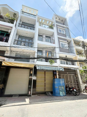 cho thuê nhà nguyên căn mặt tiền, dt 38m2 5 tầng 5pn