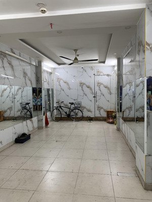 cho thuê mặt bằng vị trí vàng ngay trung tâm phú nhuận thích hợp mở showroom, phòng trưng bày