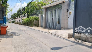 600 triệu sở hữu ngay lô đất 120m2, 4mx30m , đã có sổ ,xây dựng tự do, đường trước nhà 5m.