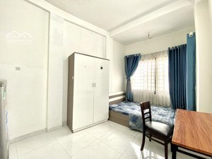 căn hộ dịch vụ full nội thất - cửa sổ thoáng - có thang máy - ngay khu phan xích long