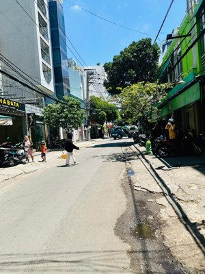 cần tiền bán gấp nhà mặt tiền nguyễn trọng tuyển quận tân bình dt 4x20.giá chỉ 16 tỷ