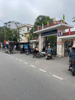 chính chủ bán đất thị trấn chúc sơn, 85m2, gần bệnh viện và siêu thị
