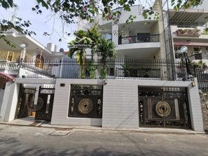 bán biệt thự cao cấp hiện đại khu dân cư sang trọng hoàng việt tb (8m x 21m) hầm 5 tầng. giá 46 tỷ