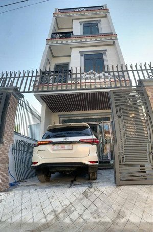 nhà 3 tầng mới tại vĩnh hiệp , nha trang , cách đường 23/10 chỉ 30m