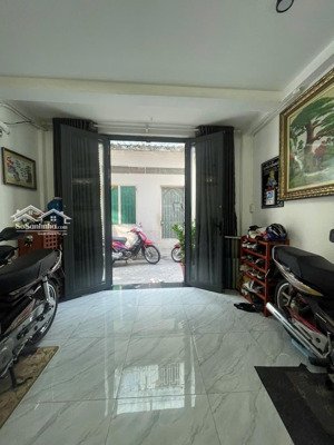 nhà đẹp tân phú dt 3,4x11m giá chỉ 4 tỷ,sổ vuông .