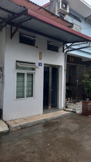 nhà riêng đẹp tại trại chuối, gần trường học, chợ dân sinh