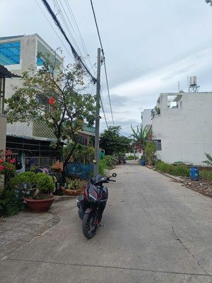 cho thuê kho mới xây 200m2, 20 triệu/tháng, phú hữu, q.9