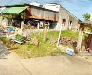 chủ kẹt tiền cần bán gấp đất 266m2, 850tr, sổ riêng - tại nguyễn cửu phú, tân kiên, bình chánh