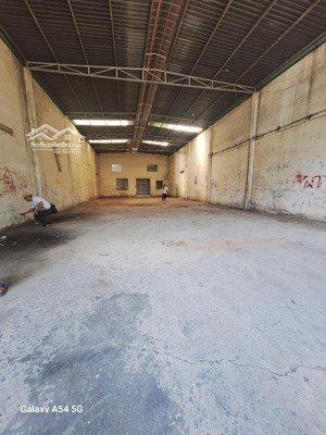 cho thuê kho xưởng đường 12m, lê đức thọ, p.15, 300 m2. giá 26tr. lh: 0793794079