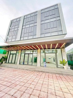 cho thuê nhà nguyễn thị thập 15x20m, trệt 3 lầu, thang máy, phường bình thuận, q7