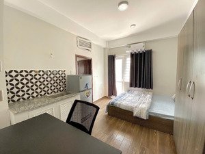 cho thuê phòng đầy đủ nội thất, ban công ngay tôn đản quận 4