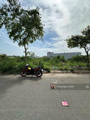 bán nhanh lô đất đường tâp hiệp 18, tân hiệp, gần chợ hóc môn, tp hồ chí minh 120m2 giá 800tr shr