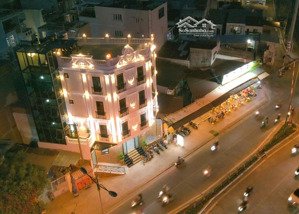 bán căn hộ dịch vụ mặt tiền phạm văn đồng. p1. gò vấp-13 phòng full nội thất-ngang 9m. giá 25.8tỷ