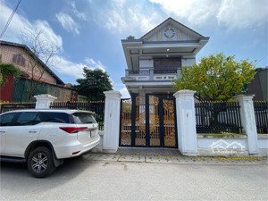 nhà 2 tầng mặt tiền nguyễn huy tưởng. sau lưng chợ phú bài. cạnh trường học.