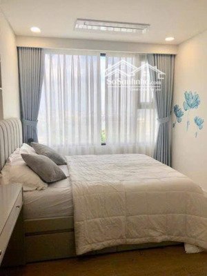 cần bán gấp căn hộ 2 phòng ngủ góc kingdom 101, quận 10 - hướng mát quận 1