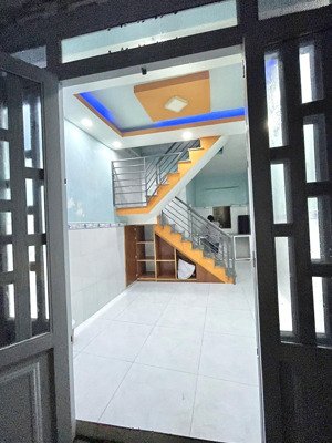 chính chủ cần bán nhà 24m2 1trệt 1lầu chỉ 600tr. phường thạnh xuân quận 12 gần ngã tư ga