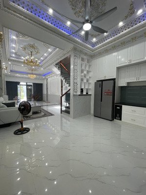 cho thuê nhà phố nguyên căn lê văn lương phước kiển dt 80m2 trệt 2lầu st full nt giá 23tr/tháng.