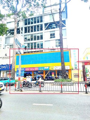 mặt tiền to ngang 16m - siêu vị trí trung tâm q10 16*20m giá chỉ 150tr/tháng đường 3 tháng 2