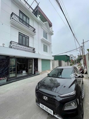 bán nhà 4 tầng mặt ngõ thông tại hạ đoạn 2,ngõô tô tránh nhau tặng nội thất xịn giá chỉ 2,95 tỷ tt