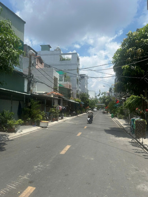 chính chủ cần bán lô đất đẹp mặt tiền đường số 47 số nhà 51 phường bình thuận q7 lh:*0932193456